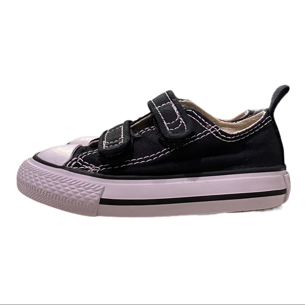 Converse • Chuck Taylor 2V Ox, Toddlers Size 4